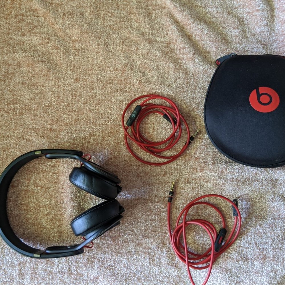 Beats by Dr. Dre MIXR